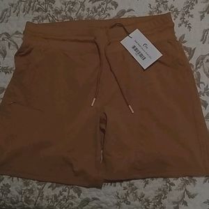 Zyia dark khaki canyon shorts XL